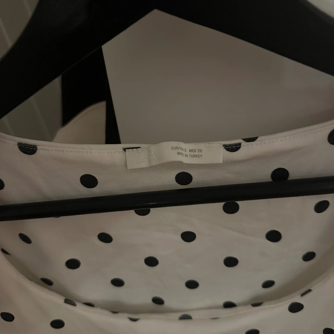 Vit prickig linnetopp från Zara - 1