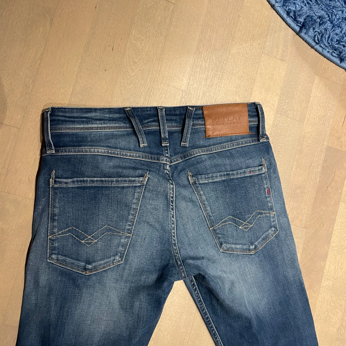 Replay Anbass blå jeans med slitningar - 2