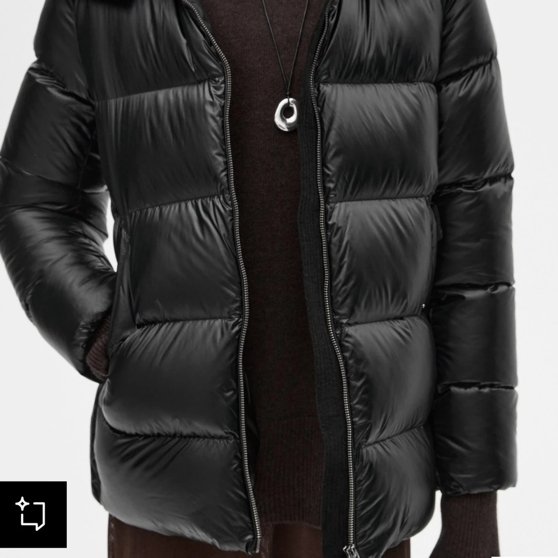 Svart pufferjacka med huva - 1