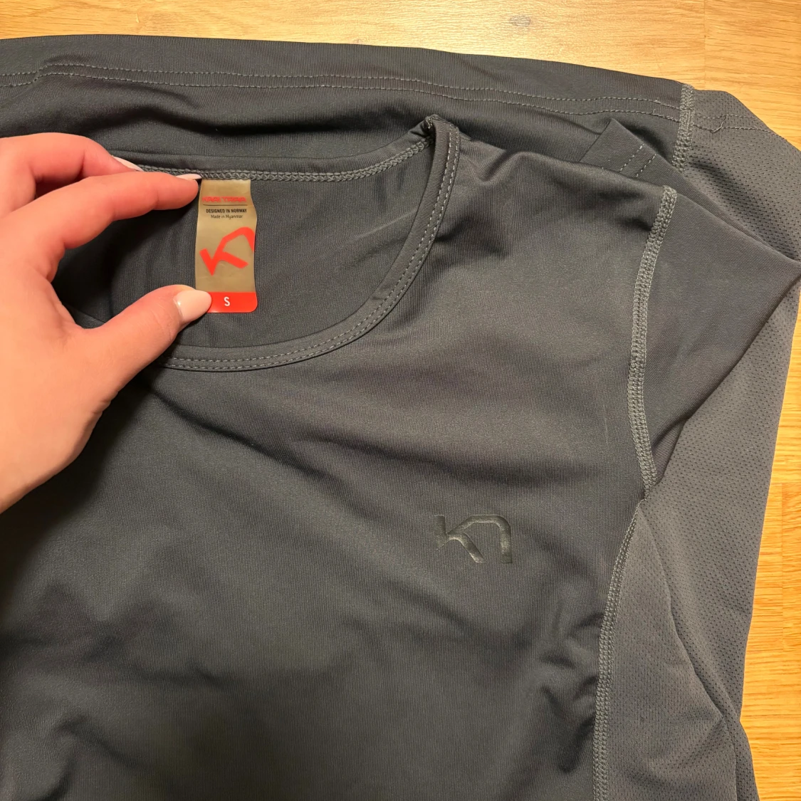 Grå tränings t-shirt från Kari Traa - 2