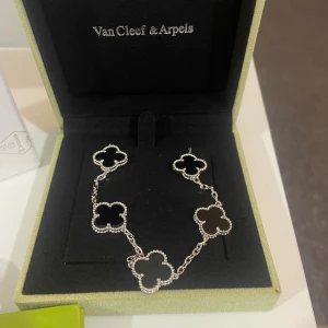 Armband  - Priset kan diskuteras!