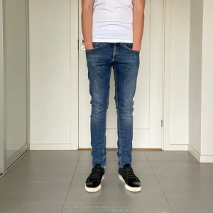 Dondup George Jeans  - Säljer nu dessa Dondup George Jeans, skriv för fler bilde/frågor🙌🏼
