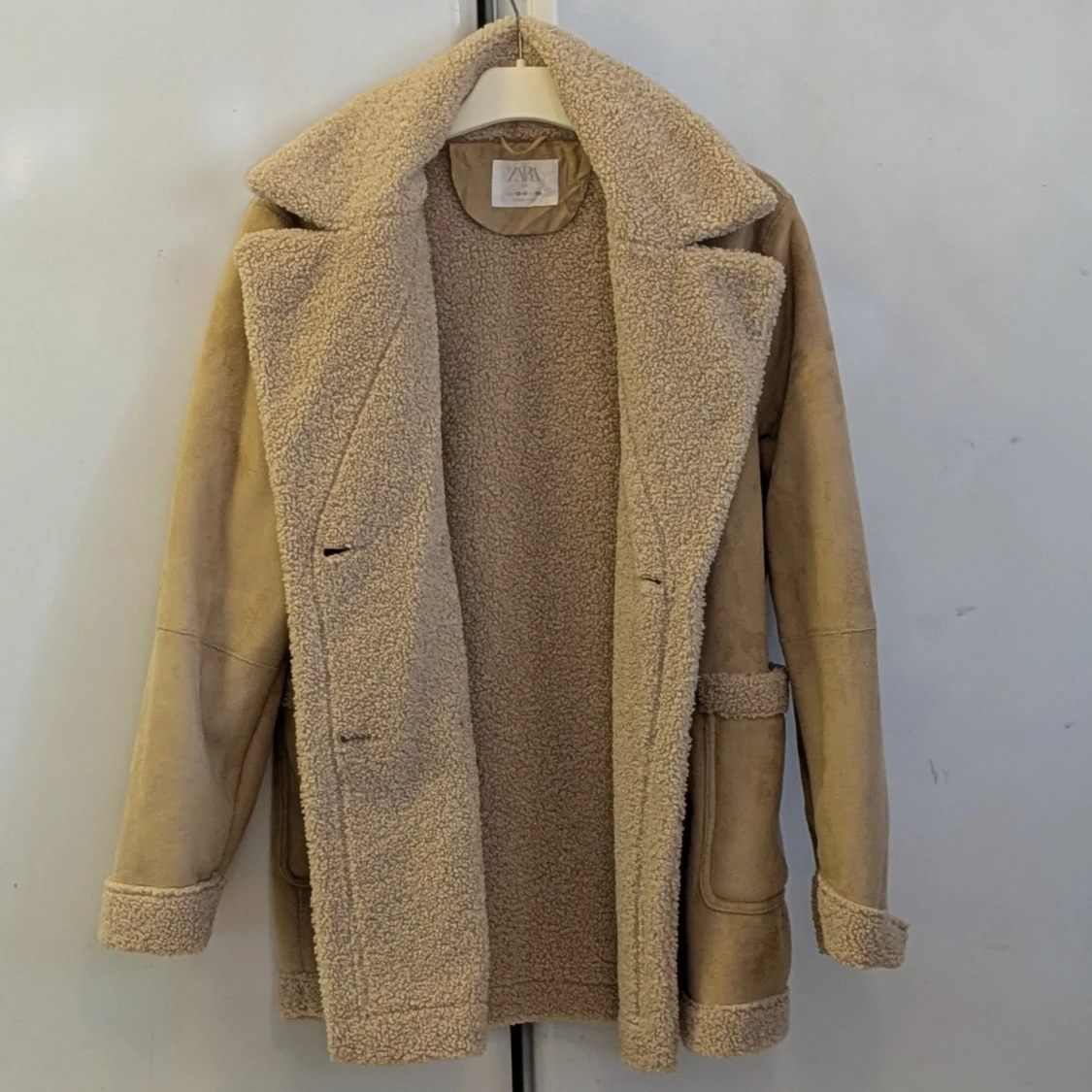 Beige teddyjacka från Zara - 2