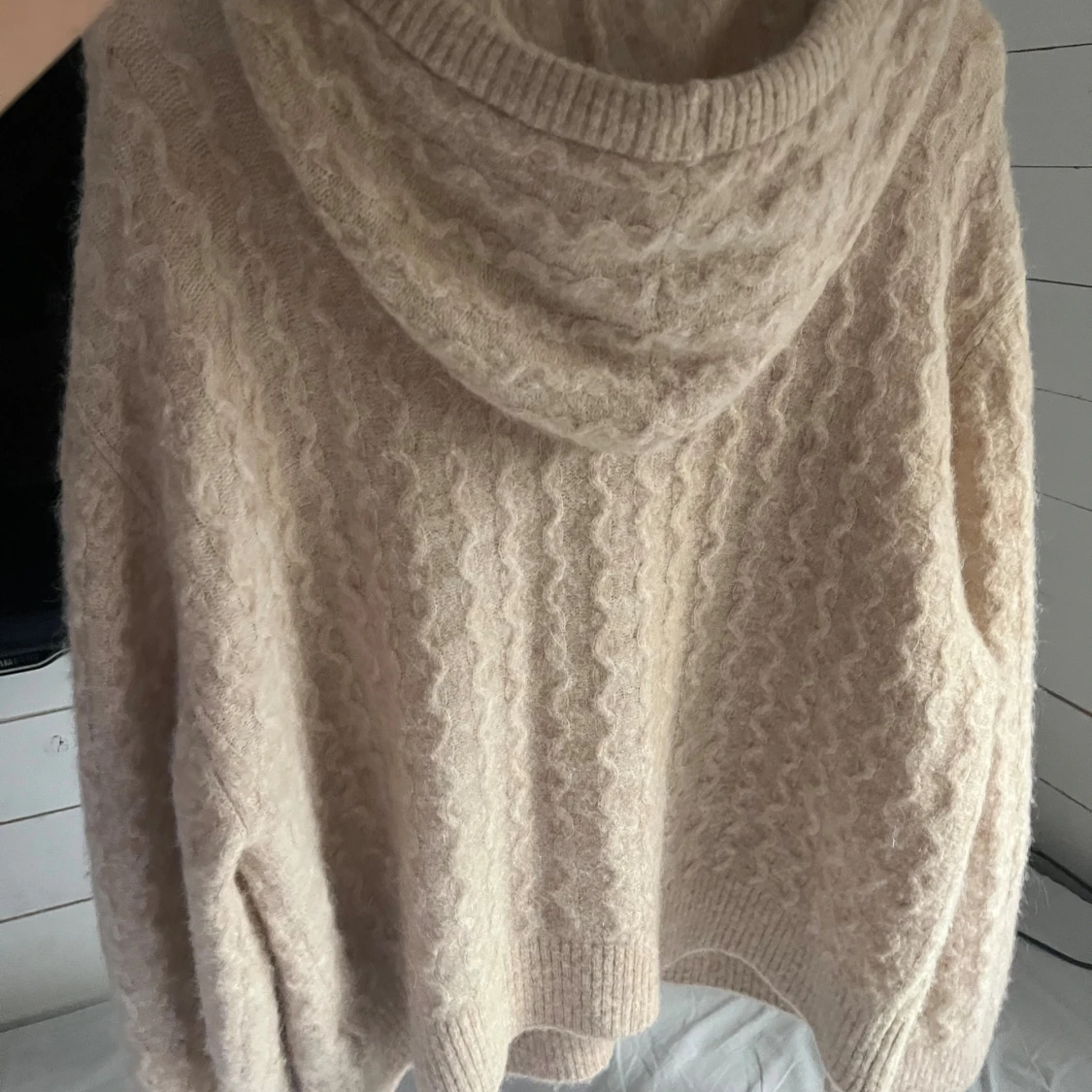 Beige stickad hoodie-kofta från & Other Stories - 2