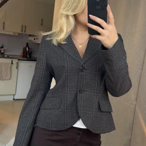 Superfin kavaj - Jättefin kavaj🤍 står ingen storlek men passar mig som vanligtvis har storlek s 