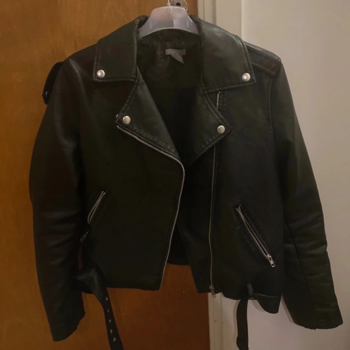 Svart skinnjacka  - 1