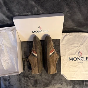 Moncler monaco skor - Used condition  Never used SAME DAY SHIPPING  ask for any questions  Size 42