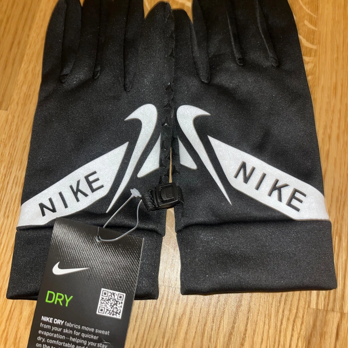 Svarta träningshandskar från Nike