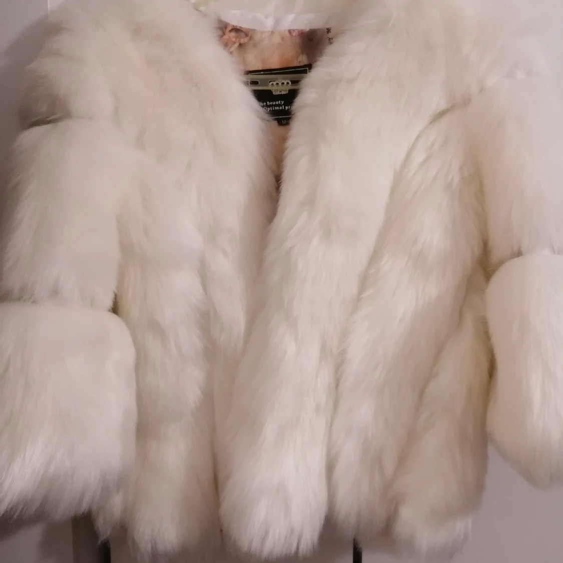 The beauty optimal product - vit fluffig pälsjacka 