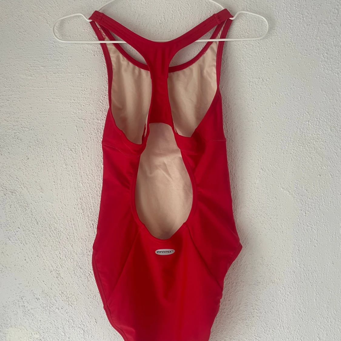 Röd baddräkt från Adidas, storlek M - 1