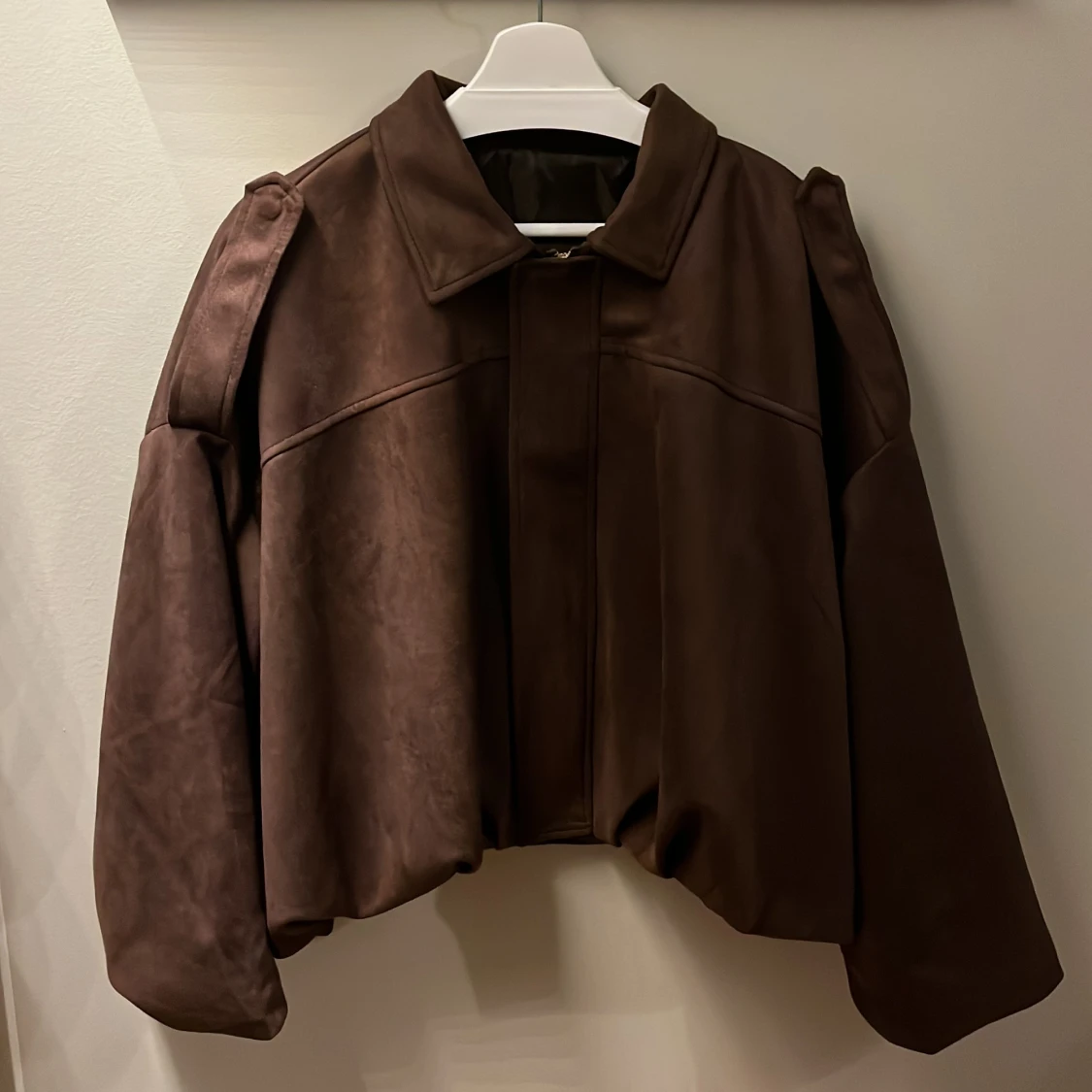 Brun oversized skinnjacka - 1