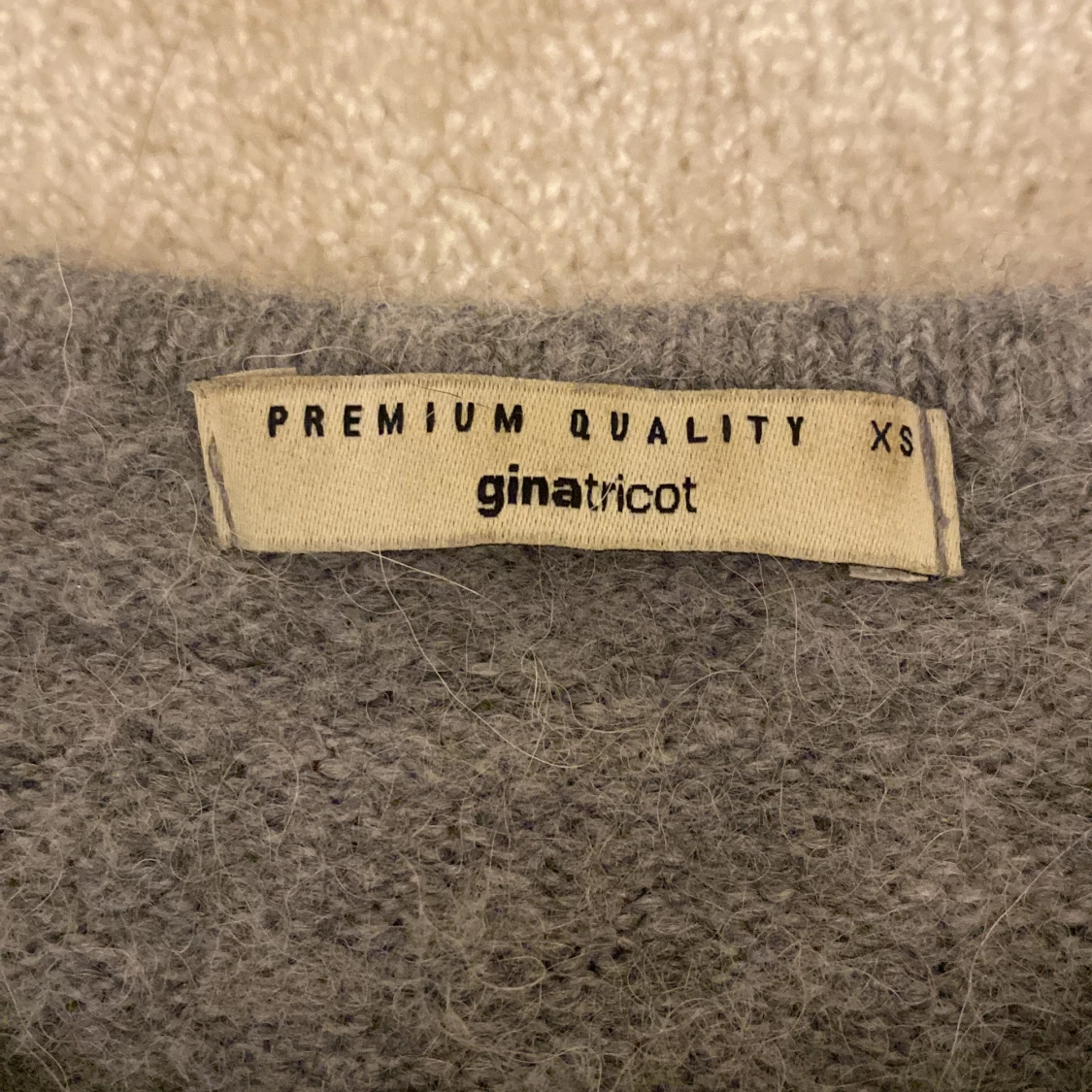 Grå stickad kofta från Gina Tricot - 4