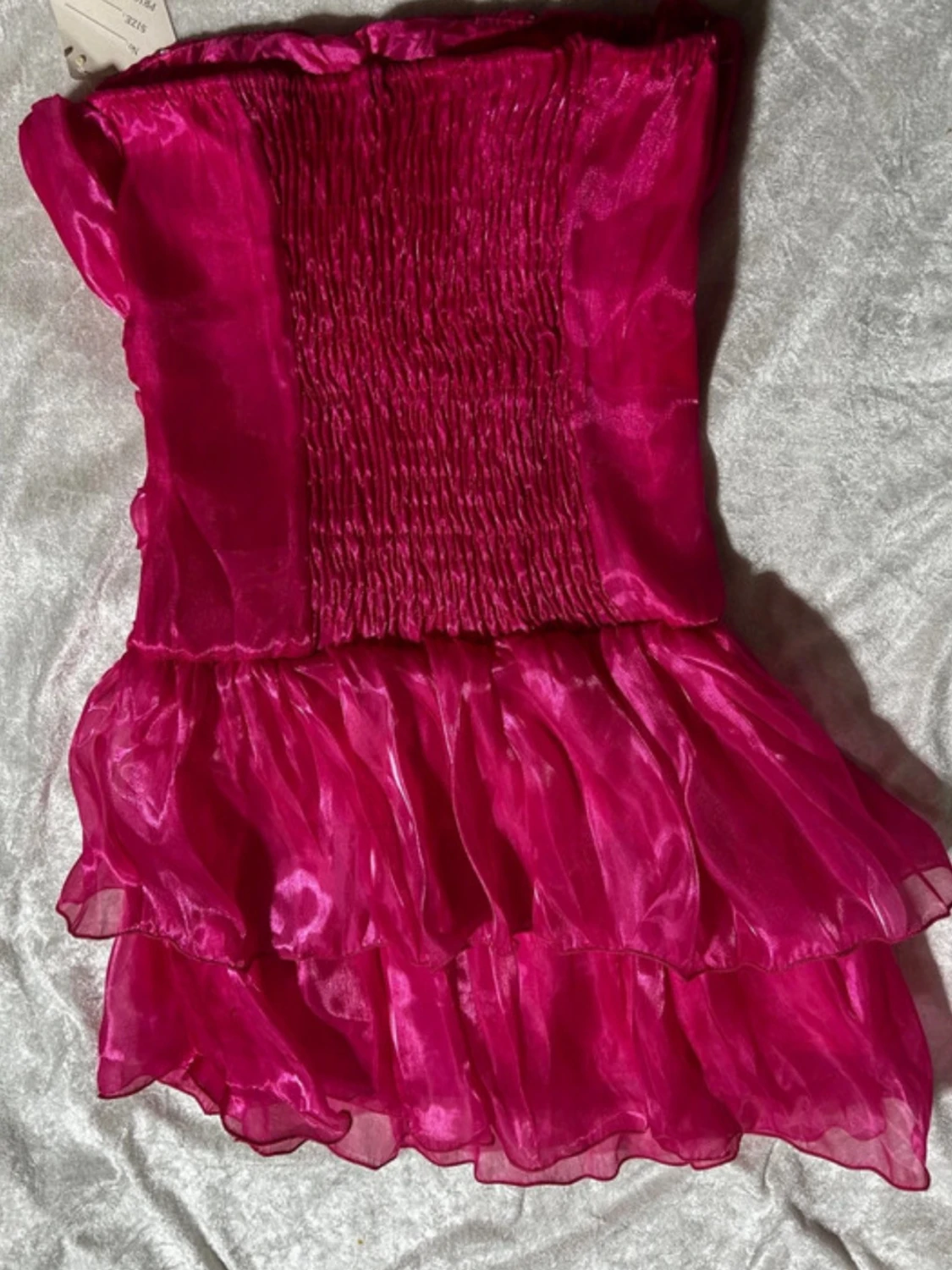 Rosa axelbandslös kortklänning - 1