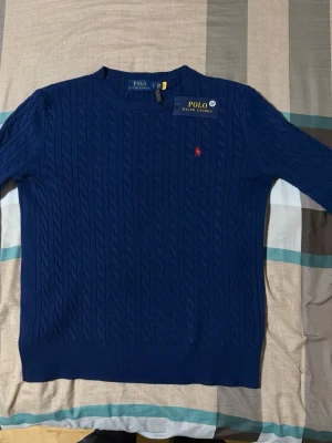Polo Ralph Lauren marinblå - Säljer för den är lite kort på mig. Helt ny