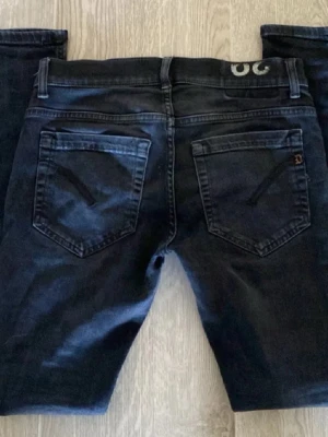 Dondup jeans - Ett par sköna dondup jeans i storlek 29. Nyskick 9/10 hör av er i dm om ni har några frågor eller funderingar, tack!
