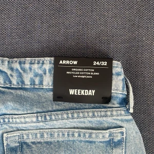 Weekday jeans - Raka och lågmidjade jeans från weekday i storlek 24/32.Nypris: 590 kr. 