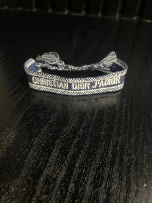 Christian dior armband  - Sprillans nytt armband! Go och hållbar investering! Vid minsta fundering kontakta oss✔️