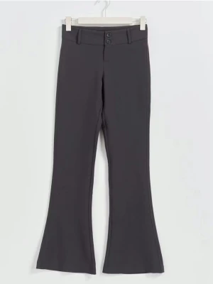 Gråa bootcut kostymbyxor med fickor - Snygga gråa kostymbyxor med fickor. Helt slutsålda 