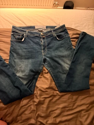 Jacob cohën - Ett par lite schysstare cohëns  Style 688 slim  Strl w36 Fråga om det undrad något 