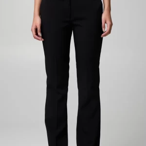 Kostym byxor med utsvängda ben   - Snygga svarta kostymbyxor som är as låga och utsvängda ben. Från bik bok så klart i modellen vera. Normal. Aldrig änvända 