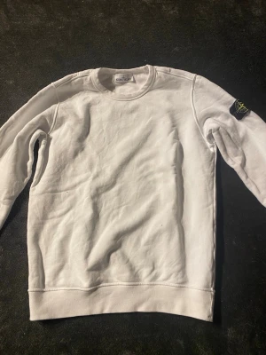 Stone iland  - Säljer denna feta Stone iland tröja hittade den hemma och vill bara inte ha kvar den hemma priset är inte hugget som stucket 