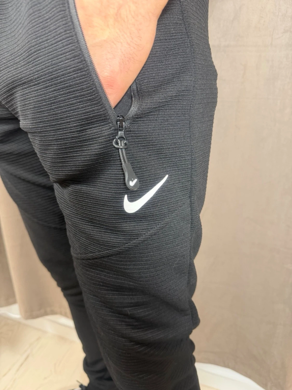 Svarta mjukisbyxor från Nike - 1