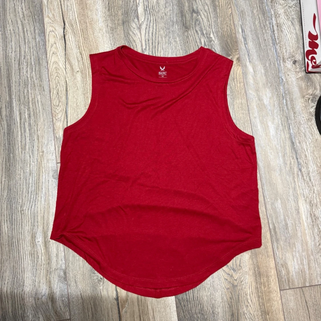 Röd ärmlös topp från SOC XS