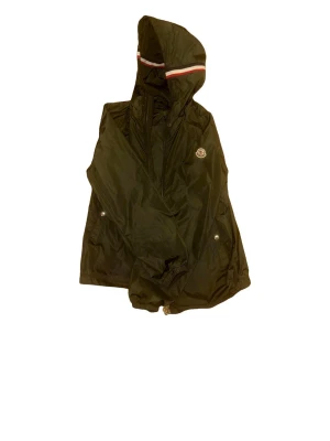 Moncler grimpeurs vindjacka (ÄKTA) - Köpte denna från trendsellers för it så länge sedan, jackan har inga hål eller märken osv nypris runt 12 000kr