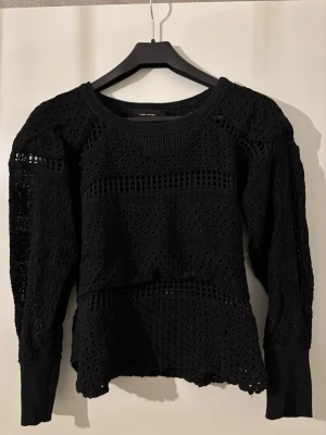 Svart blus Isabel Marant - Supersnygg svart blus från Isabel Marant. Använt bara få gånger. Köpt second-hand. 
