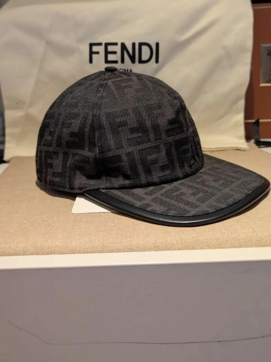 Fendi keps