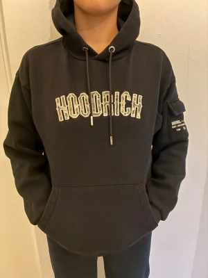 Hoodrich tjocktröja - Säljer min hoodrich tröja i fint skick
