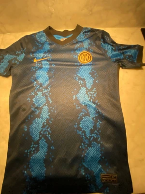 Inter Milano tröja  - En äkta och fin Inter tröja 
