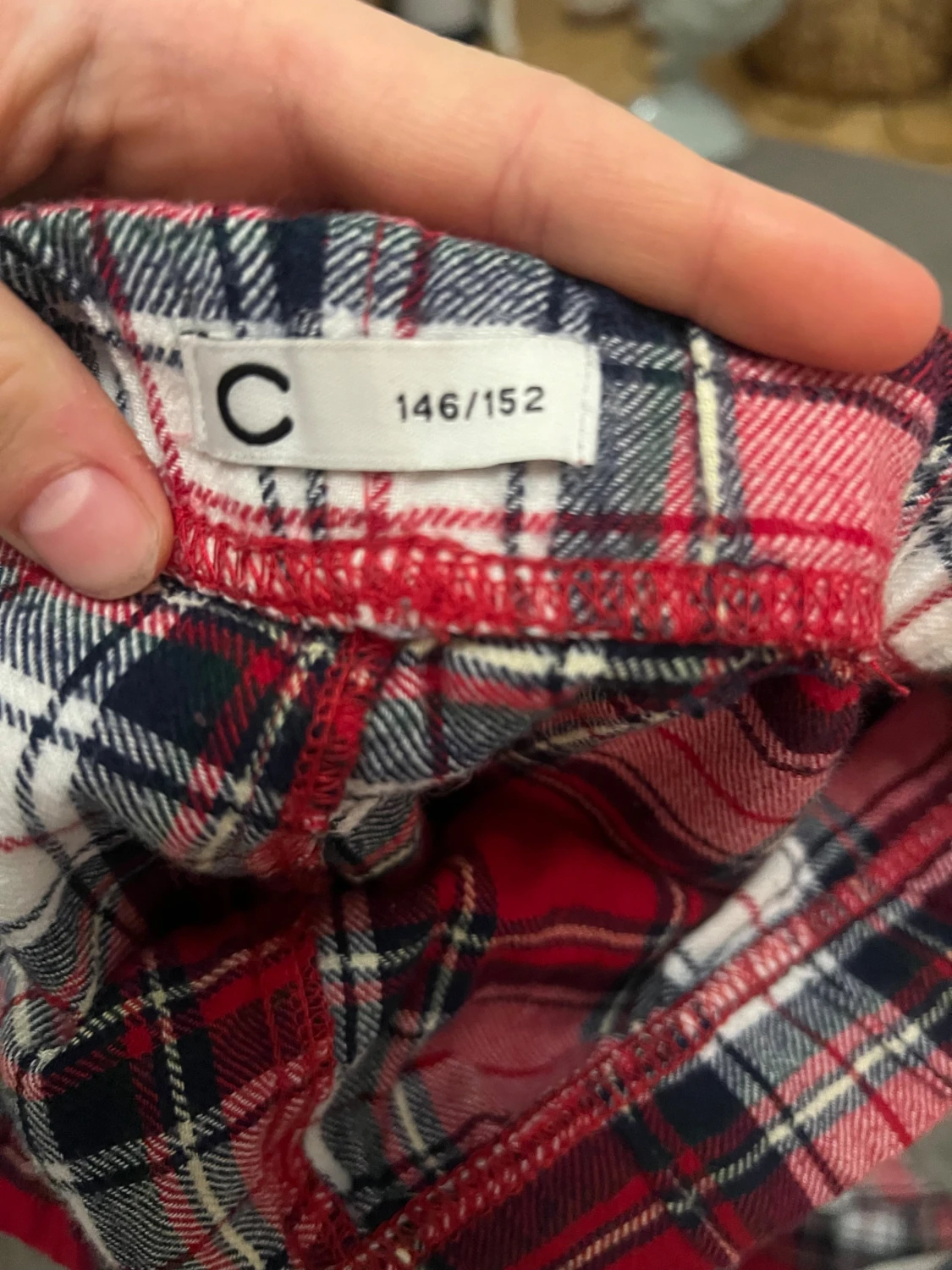 Rödrutiga mjukisbyxor med snörning - 2