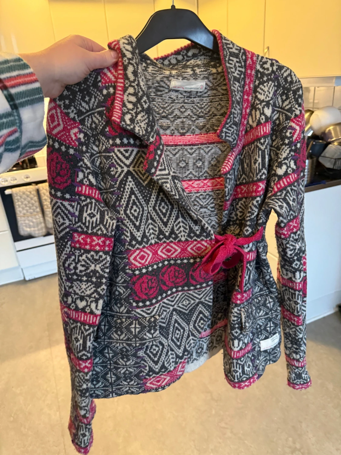 Mönstrad kofta från Odd Molly, stl 3 - 4