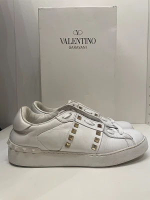 Valentino garavani rockstud - Valentino garavani rockstud storlek 39, bra skick!