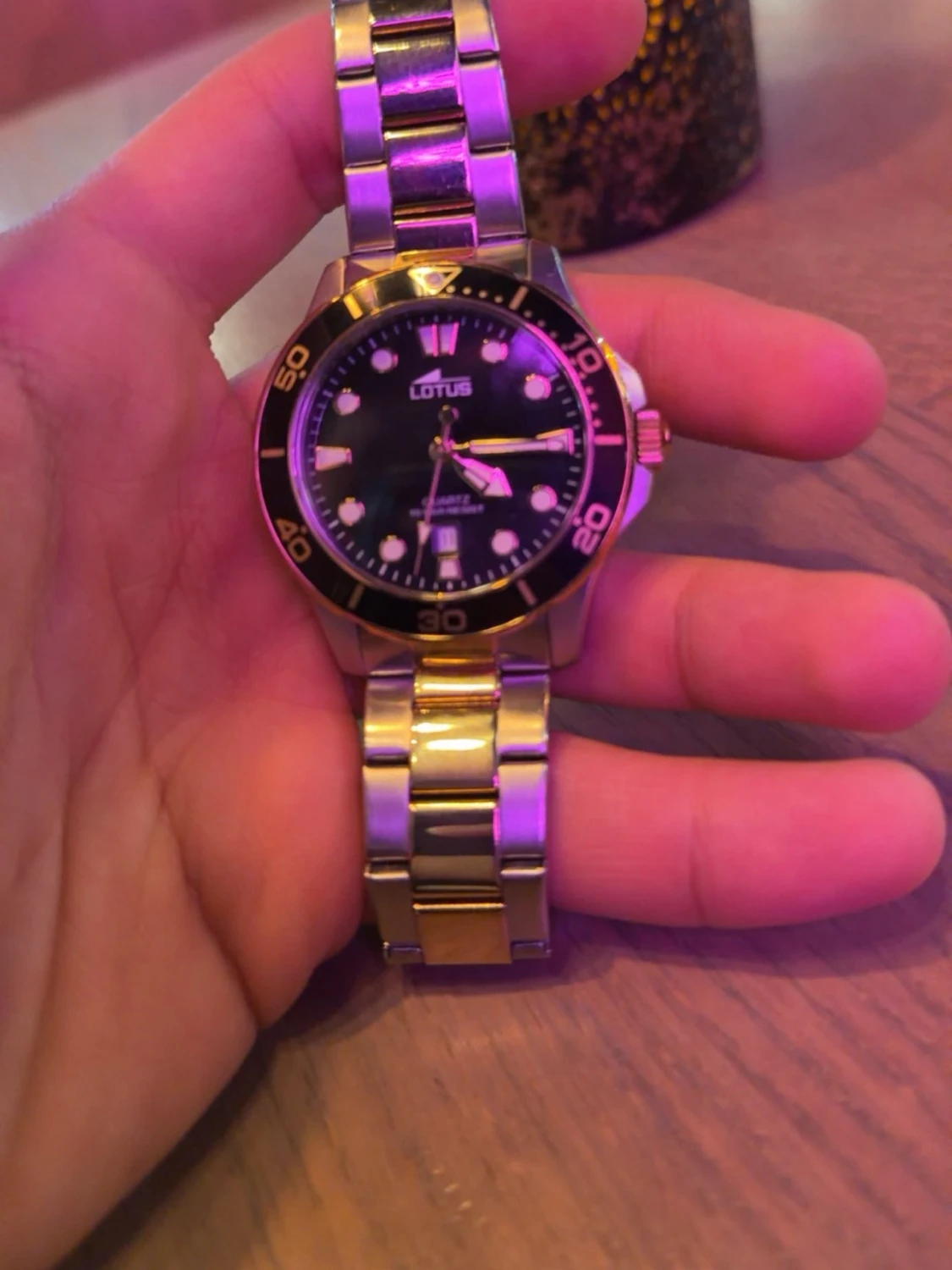 Lotus svart och silver armbandsur