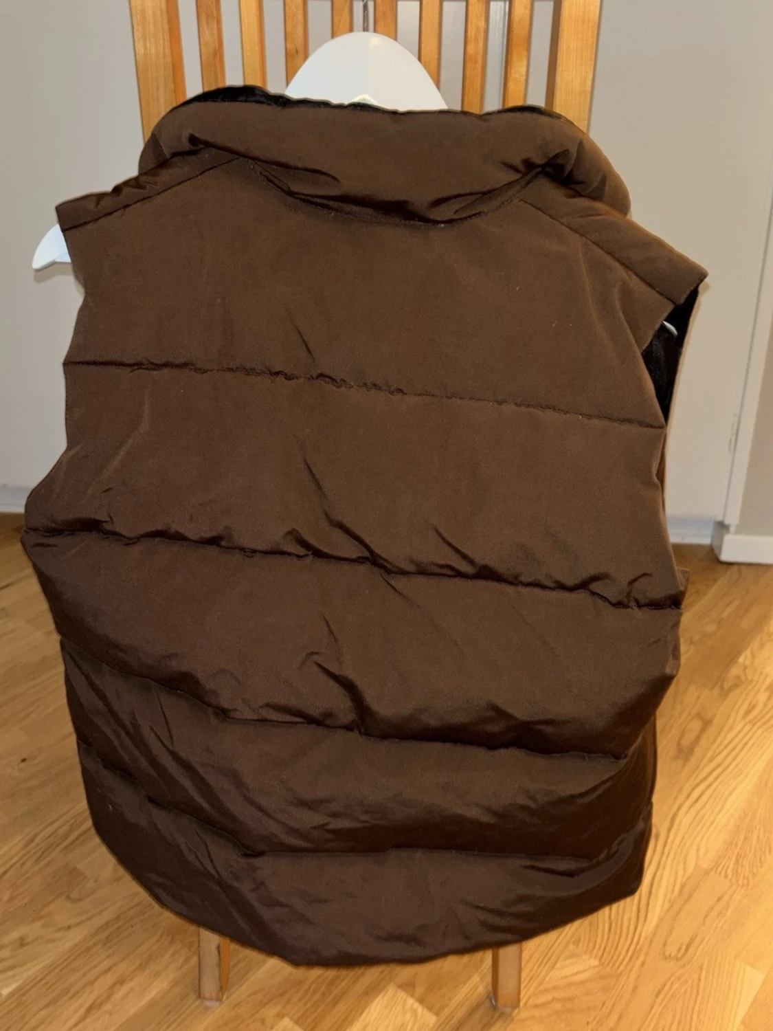 Brun dunväst från Canada Goose - 1