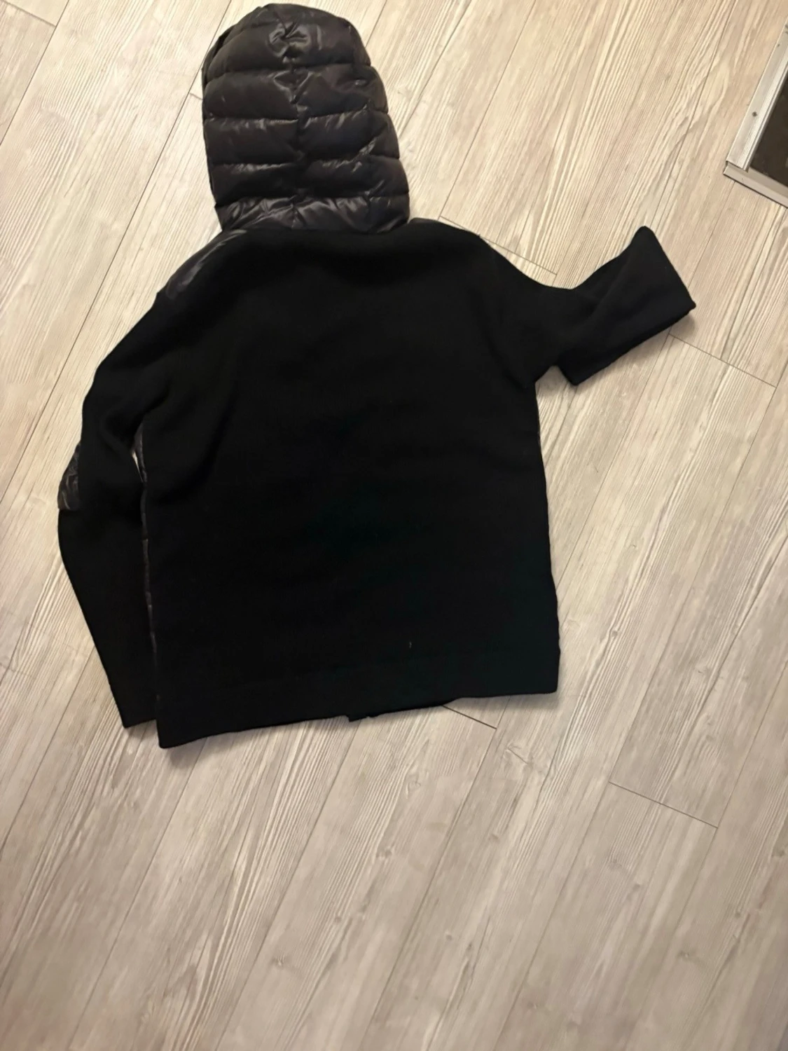 Svart Moncler pufferjacka med stickade ärmar - 5