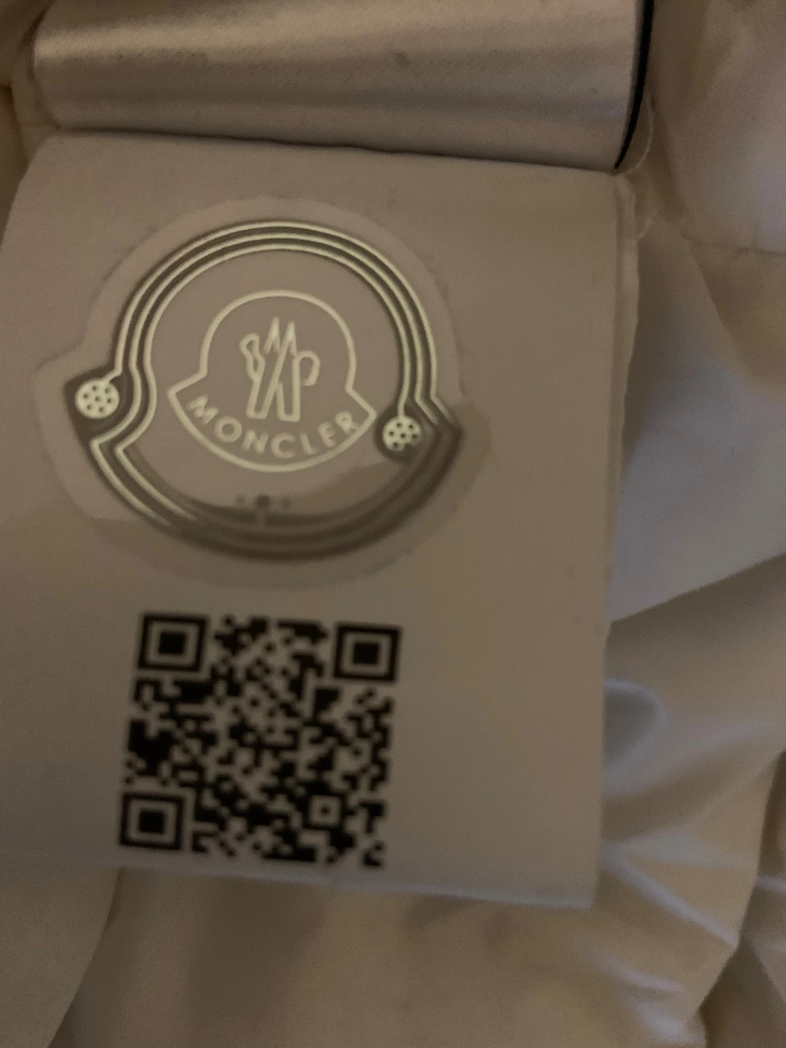 Vit Moncler pufferjacka M/S  - 2