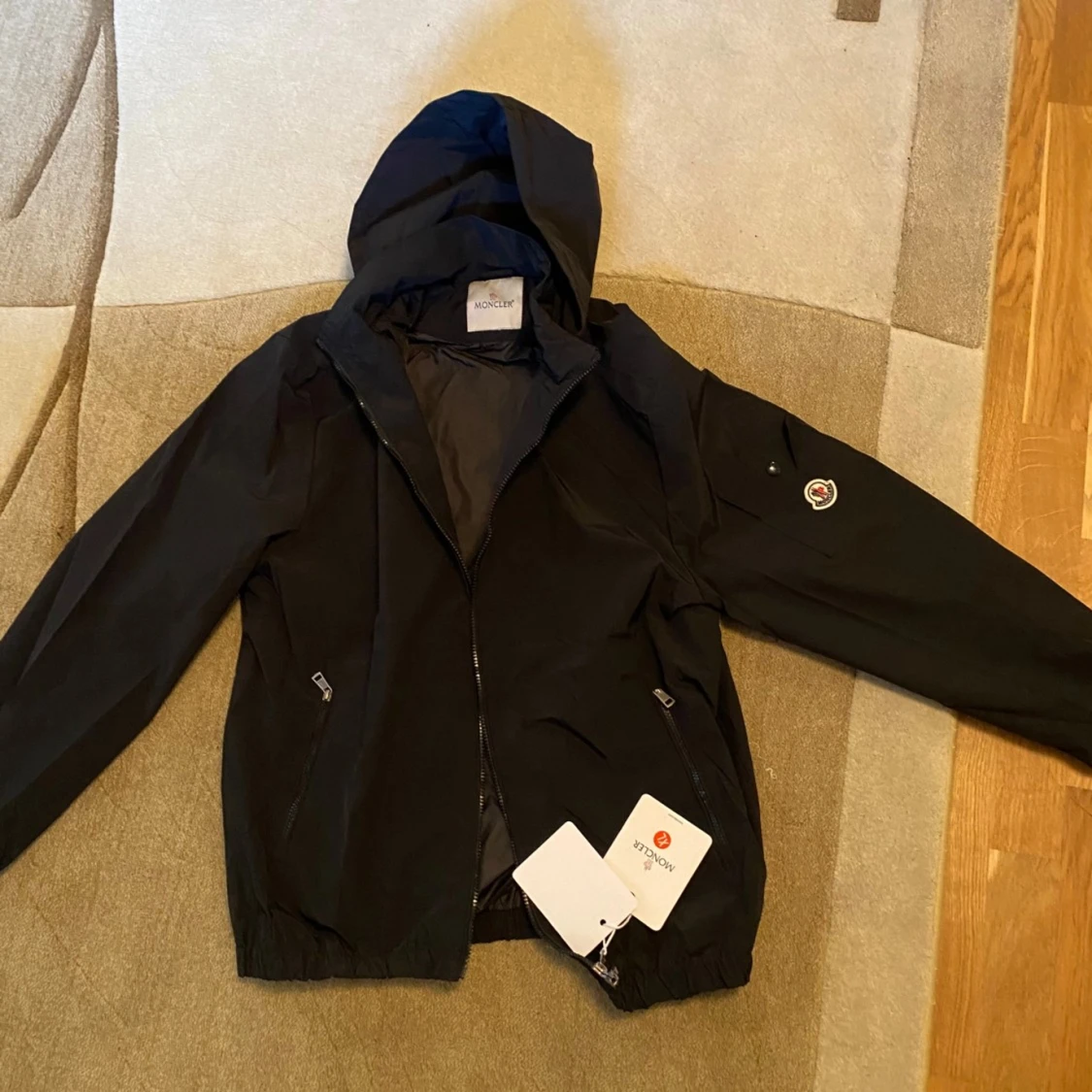 Svart vindjacka från Moncler XL