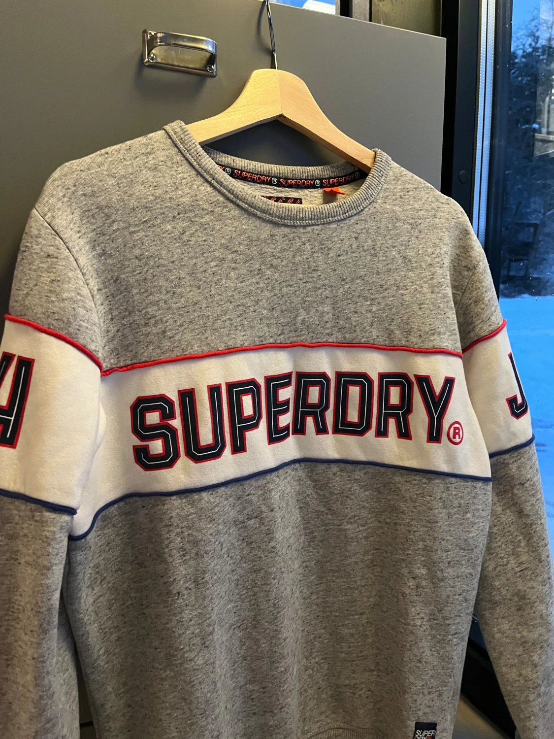 Grå Superdry sweatshirt strl M - 2