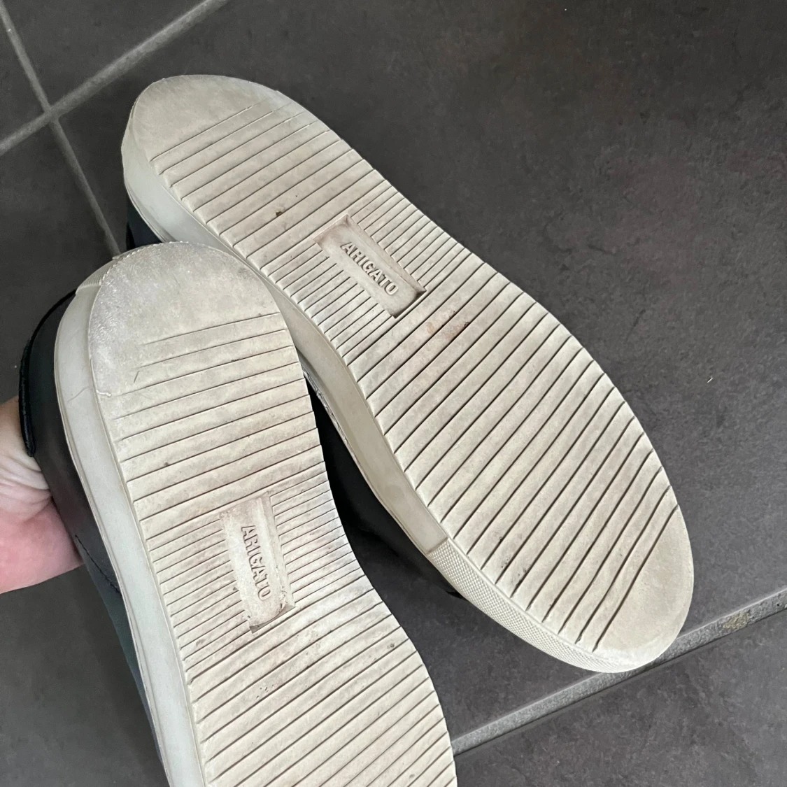 Svarta sneakers från Axel Arigato - 1