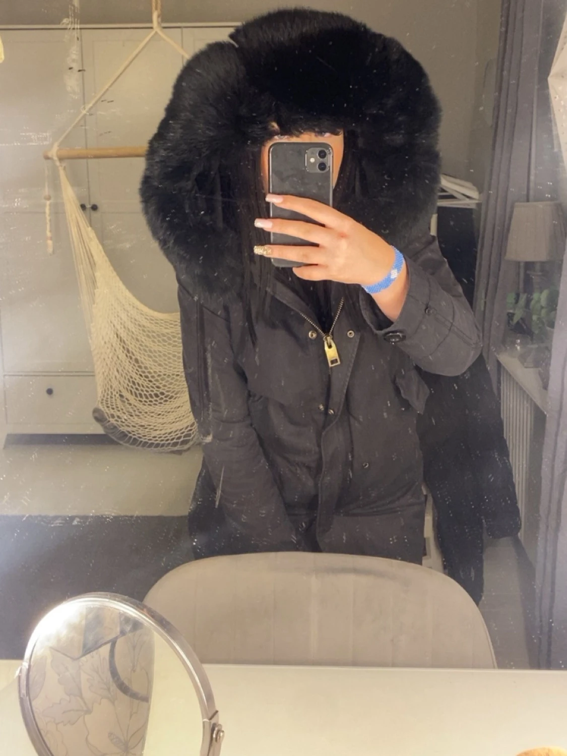 Svart fluffig jacka  - 1