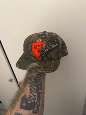 Famous camo keps limited  - Limited ed 