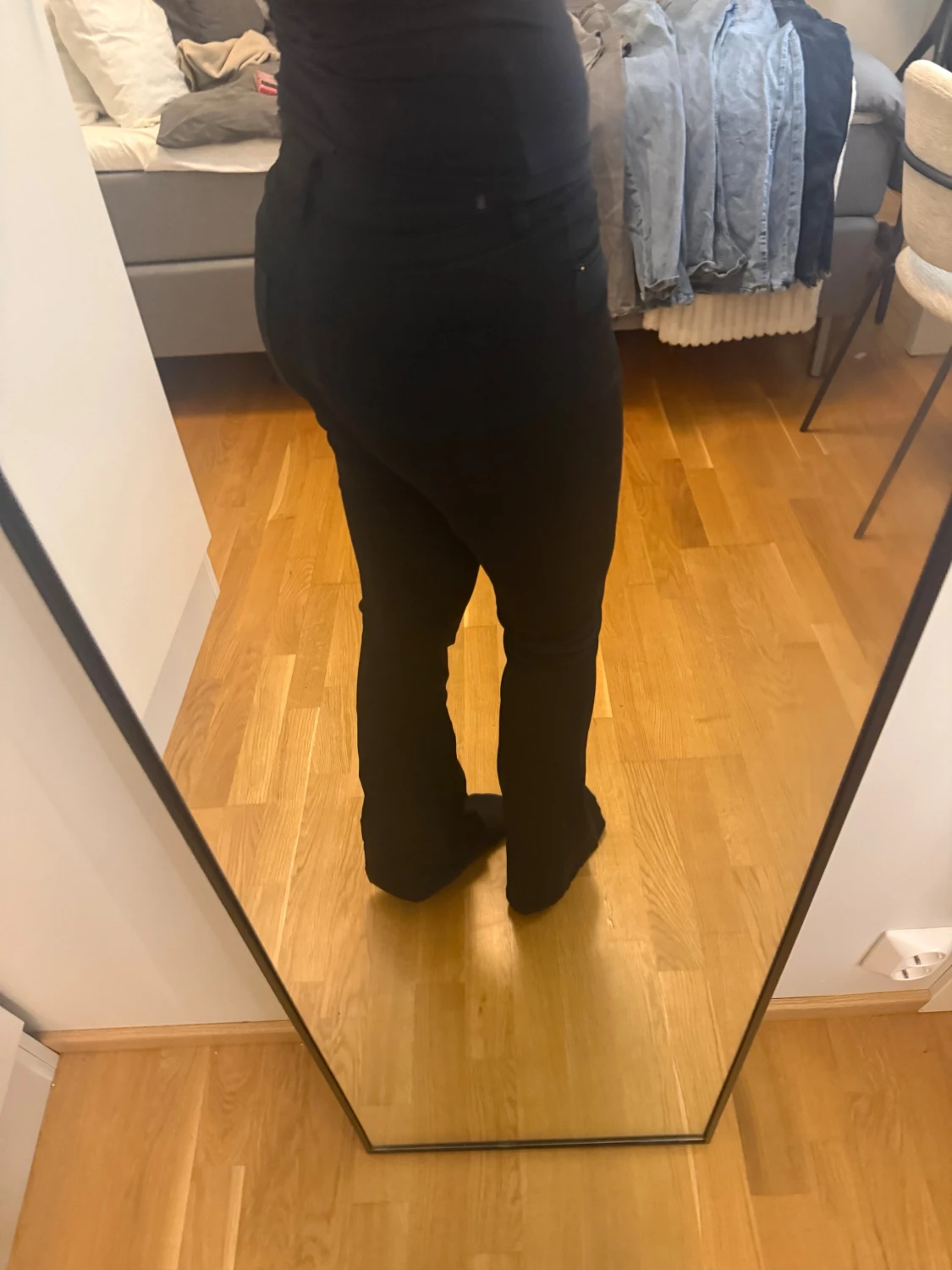 Svarta bootcut byxor M/32 - 1