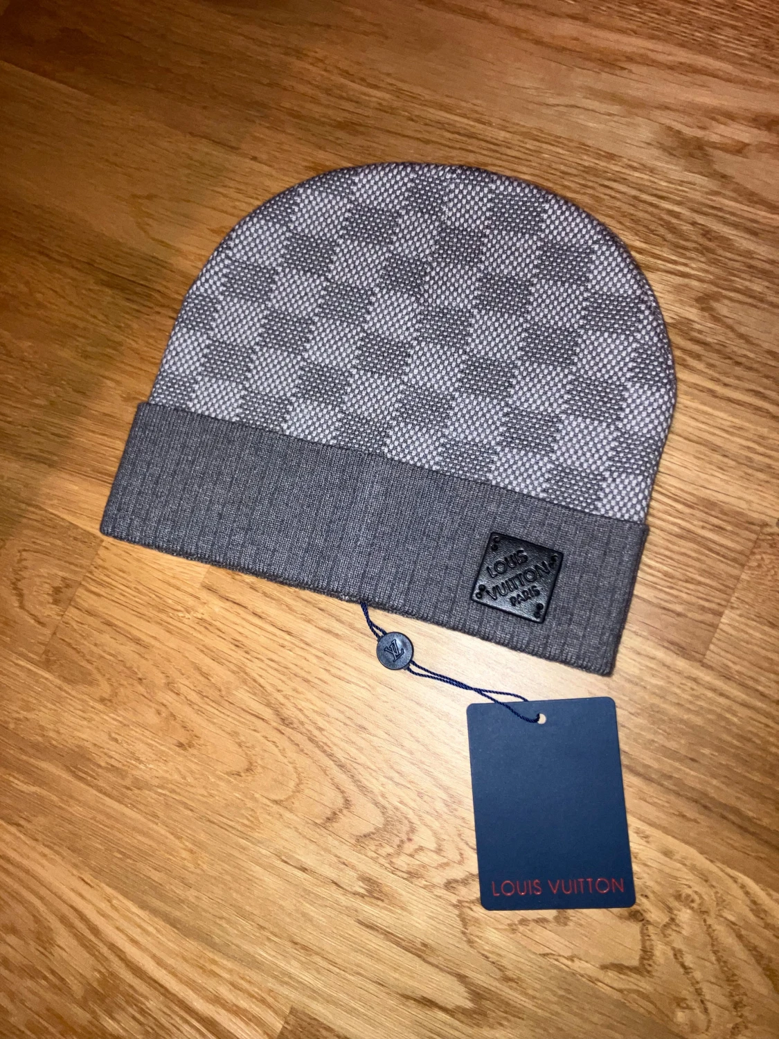 L.V grå mössa - 2