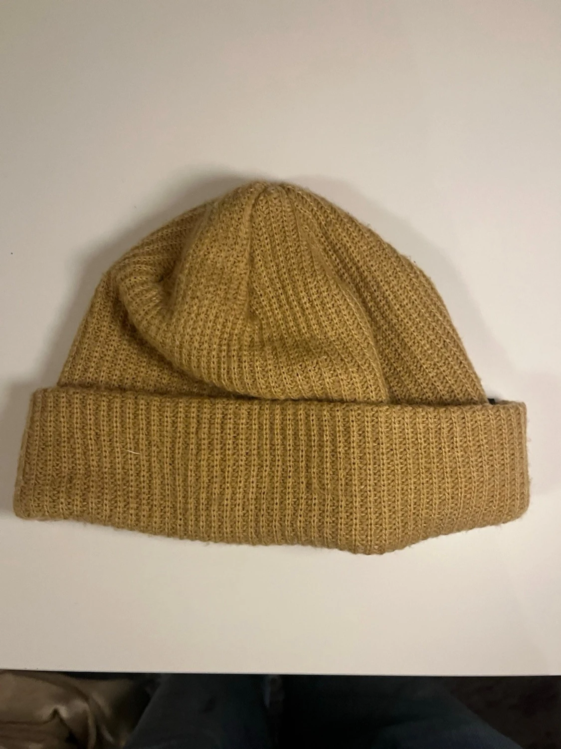 Beige ribbstickad mössa från Oakley - 1