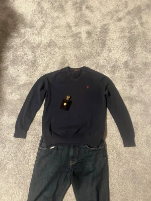 Morris Tröja - Säljer en snygg och stilren tröja ifrån Morris i nyskick! Storlek Small. Hör av dig vid frågor, brukar svara snabbt!