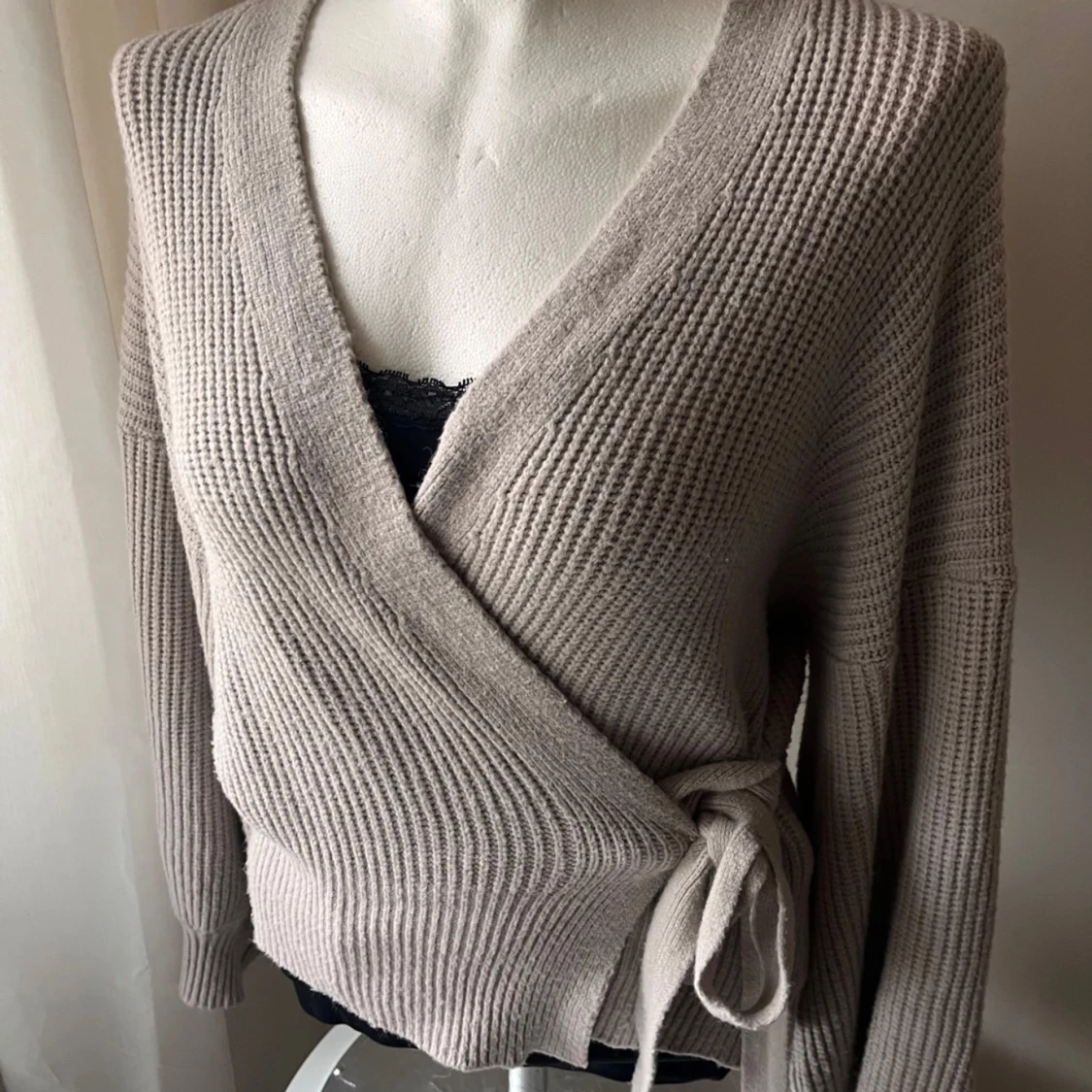 Beige omlottkofta - 91