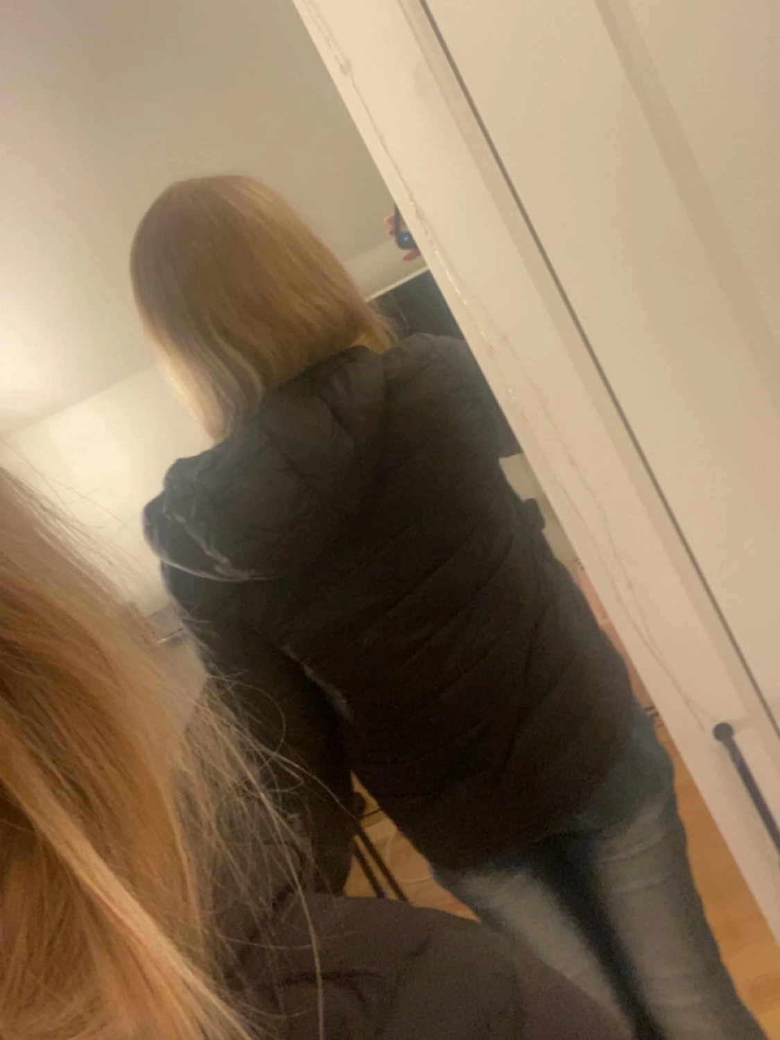 Svart dunjacka med huva - 2